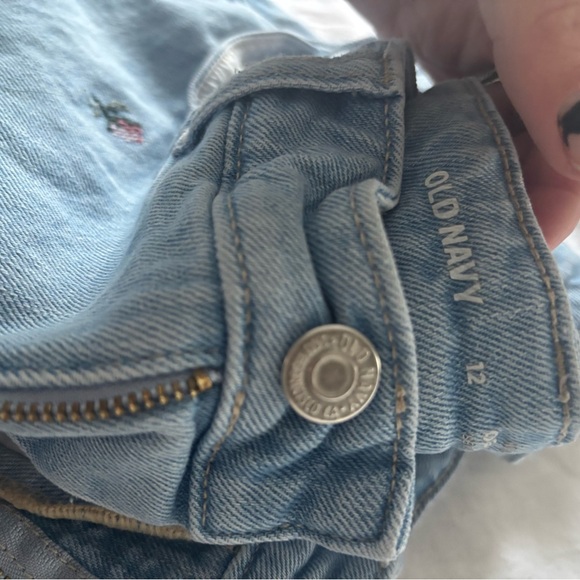 Old Navy Light Blue Straight Leg Jeans with Floral Embroidery - Picture 2 of 4